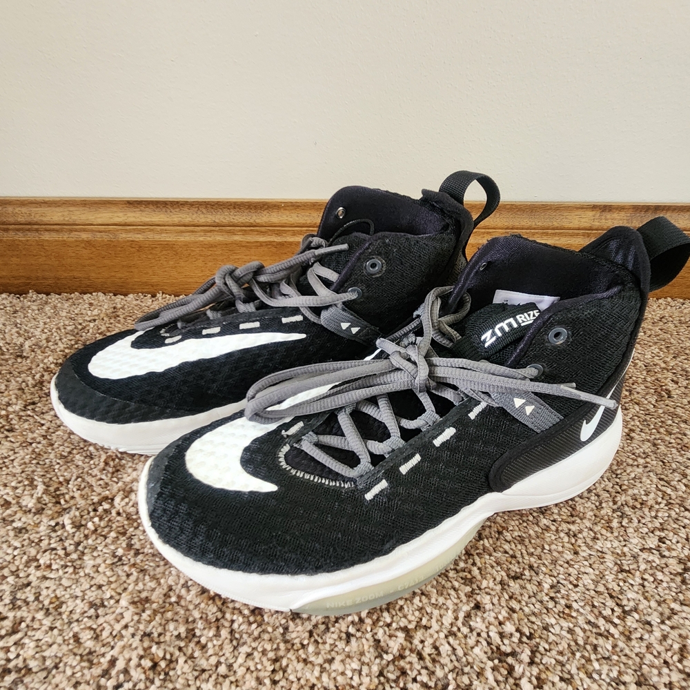 Nike Womens Black and White Zoom Rize Basketball High-Top Sneakers